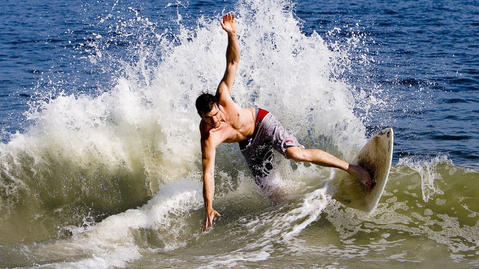 开云体育中国官网-恩多比·恩乔：南非队的一名出色战术大师，创造了无数进攻机会